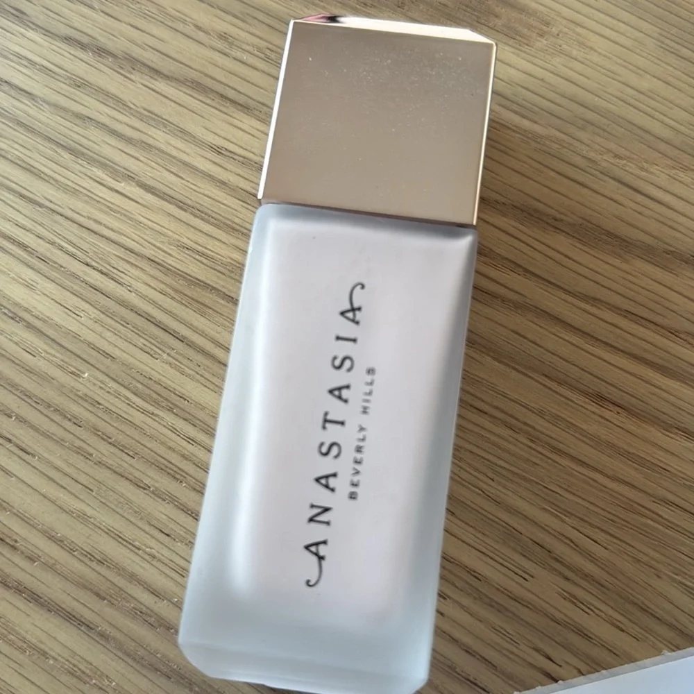 ANASTASIA BEVERLY HILLS IMPECCABLE BLURRING FOUNDATION - OON